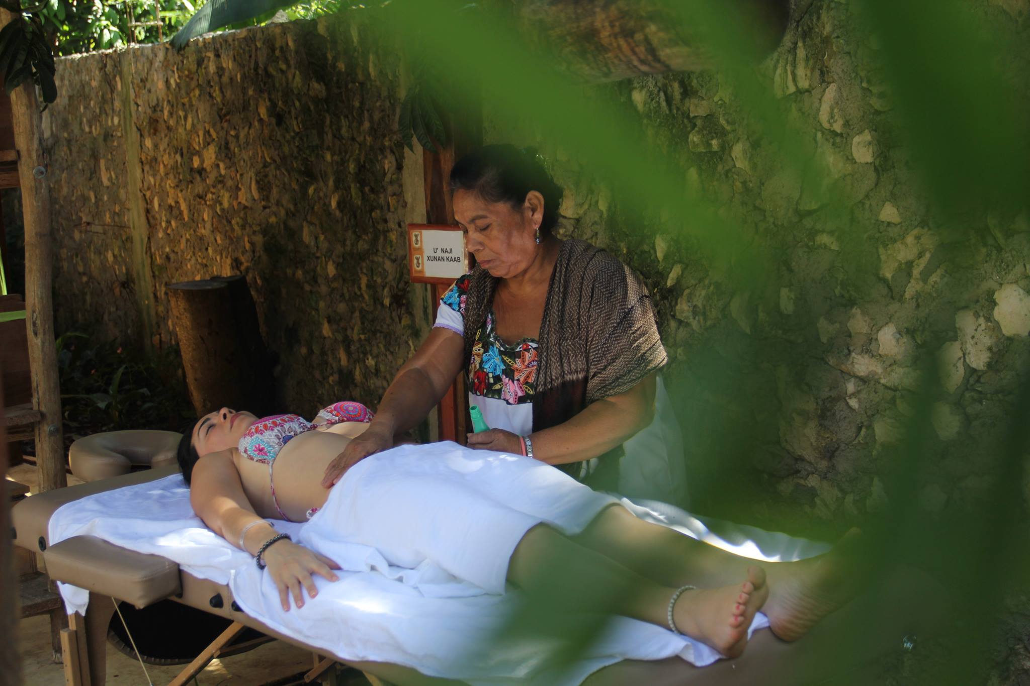 Masaje Abdominal Casa Itzamná