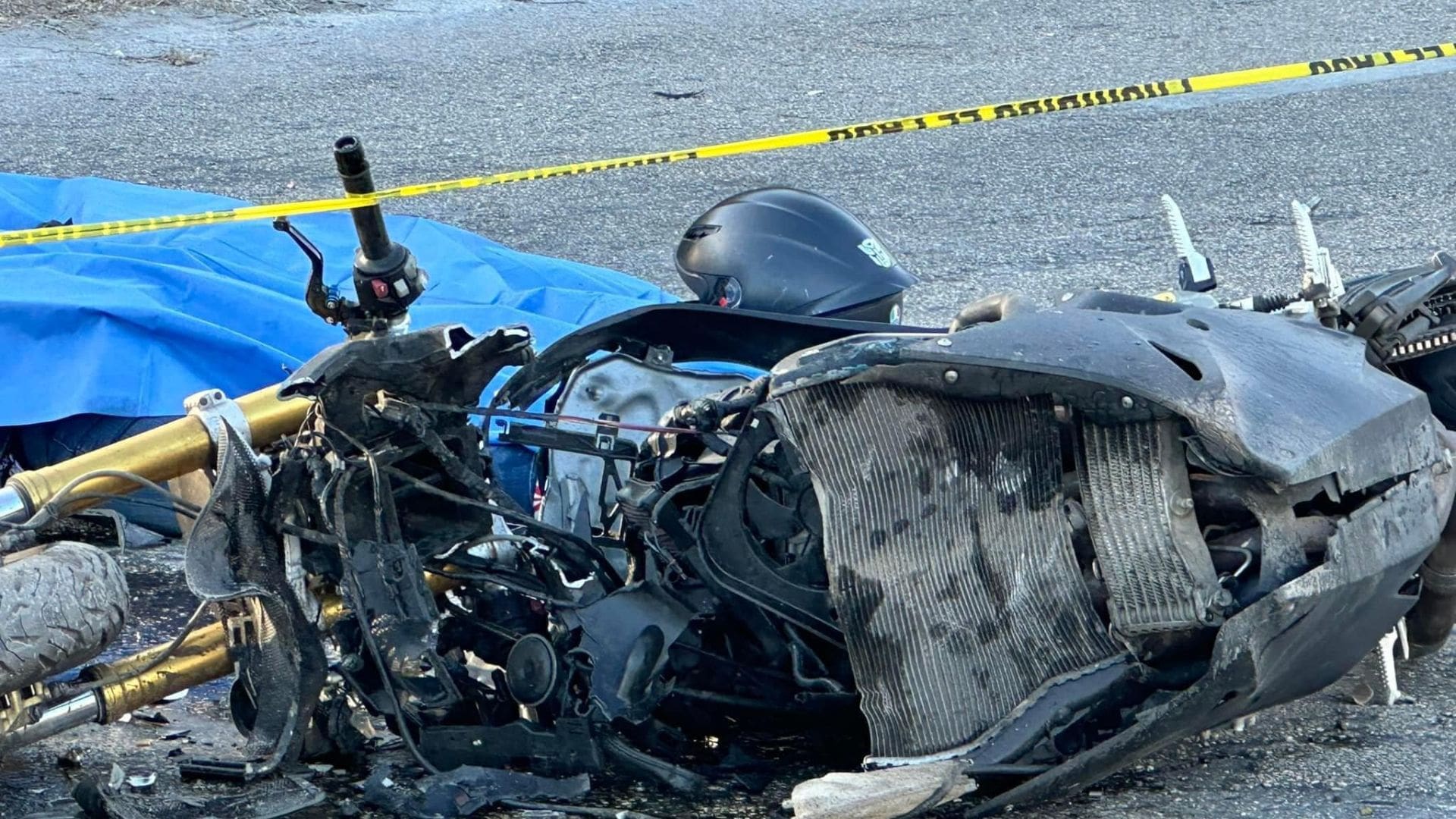 Identifican a motociclistas fallecidos tras choque con autobús de Del Valle a la entrada de Playa del Carmen